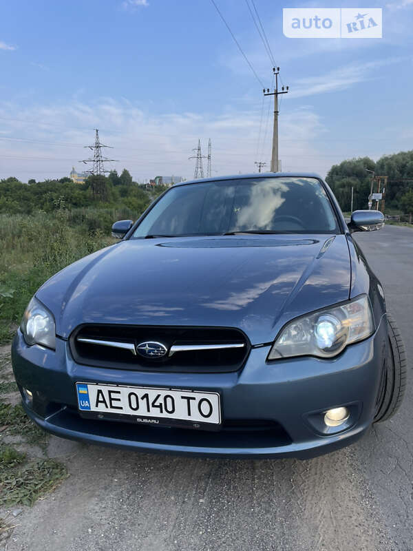 2004 subaru legacy