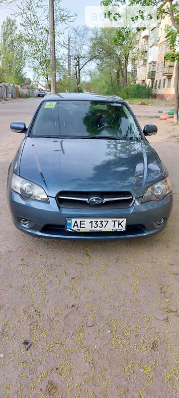 2005 subaru legacy