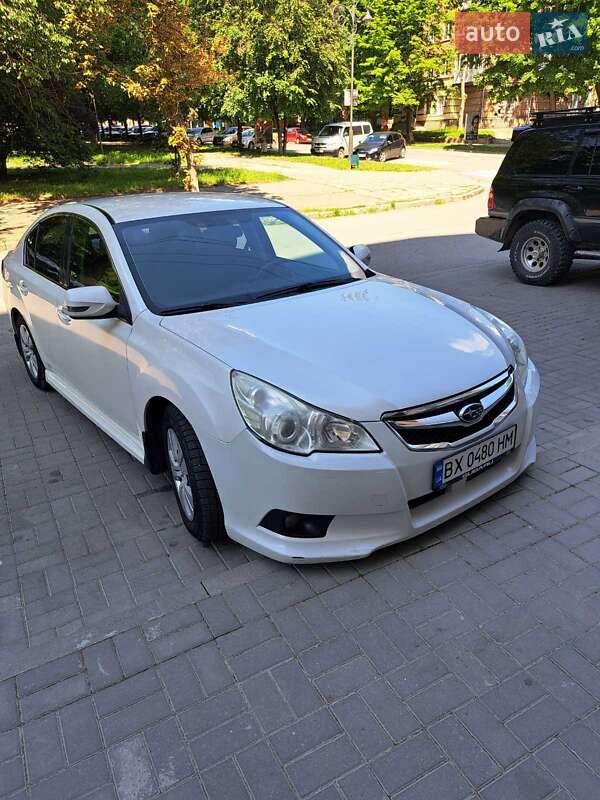2010 subaru legacy