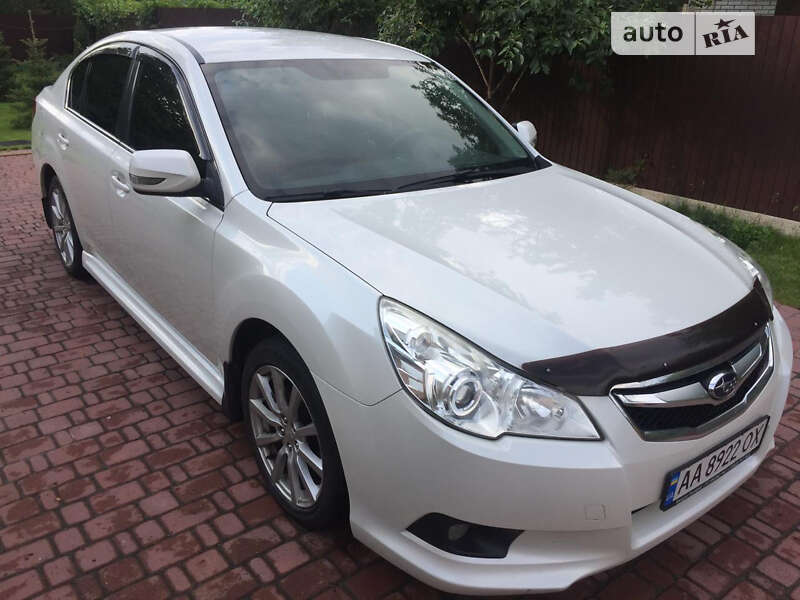 2010 subaru legacy