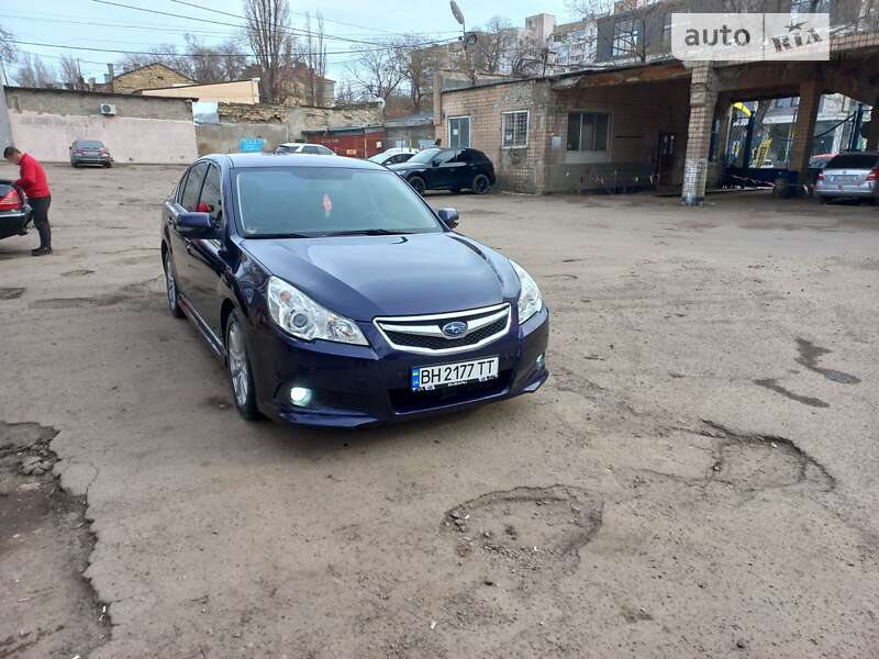2010 subaru legacy