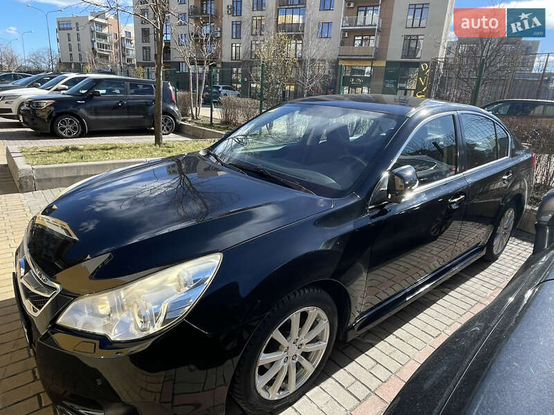 2010 subaru legacy