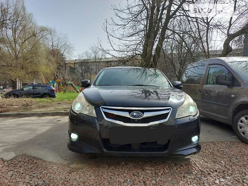2010 subaru legacy