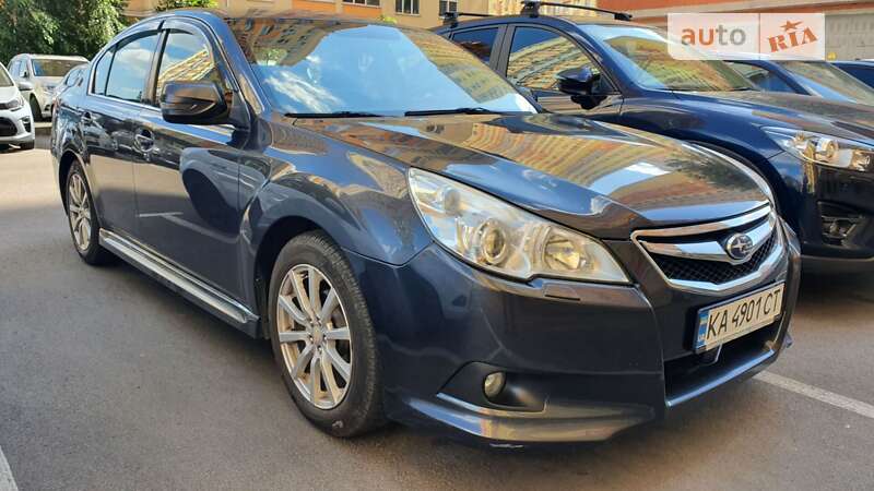 2010 subaru legacy
