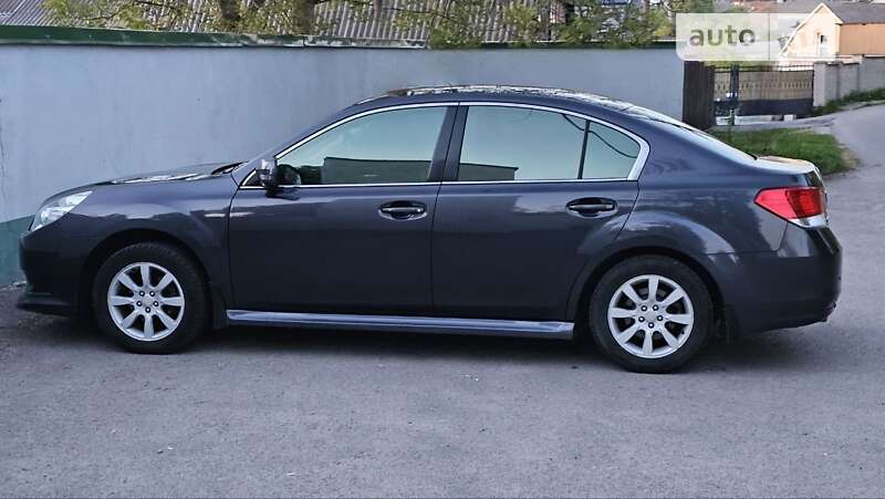 2011 subaru legacy
