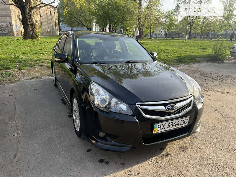 2010 subaru legacy