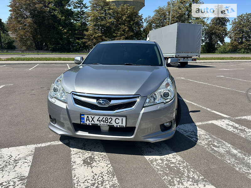 2010 subaru legacy