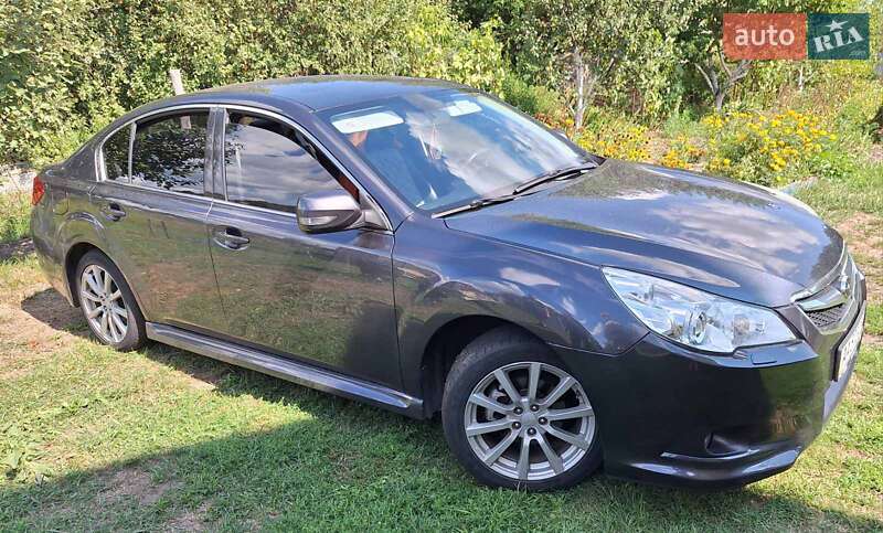 2010 subaru legacy