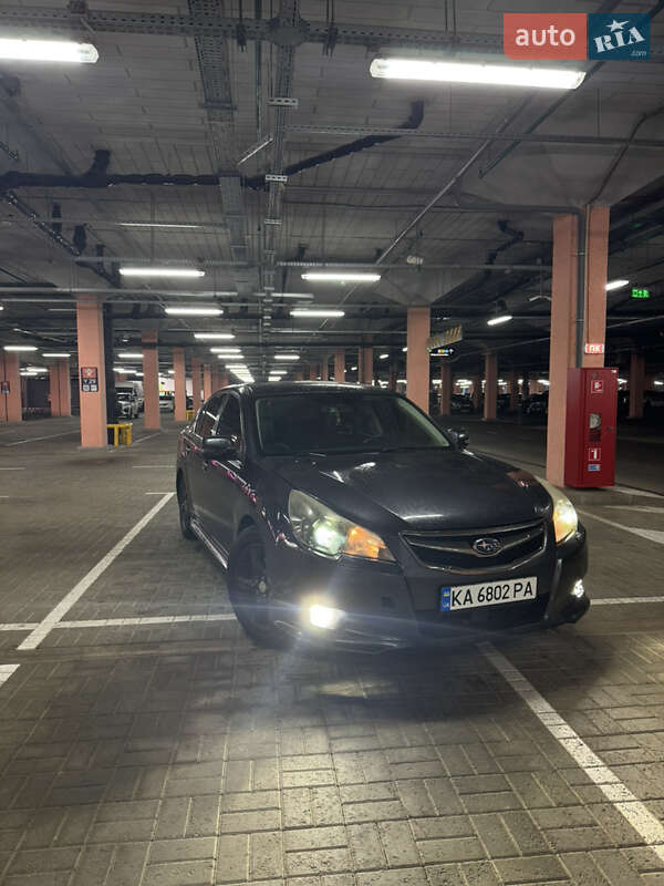 2010 subaru legacy