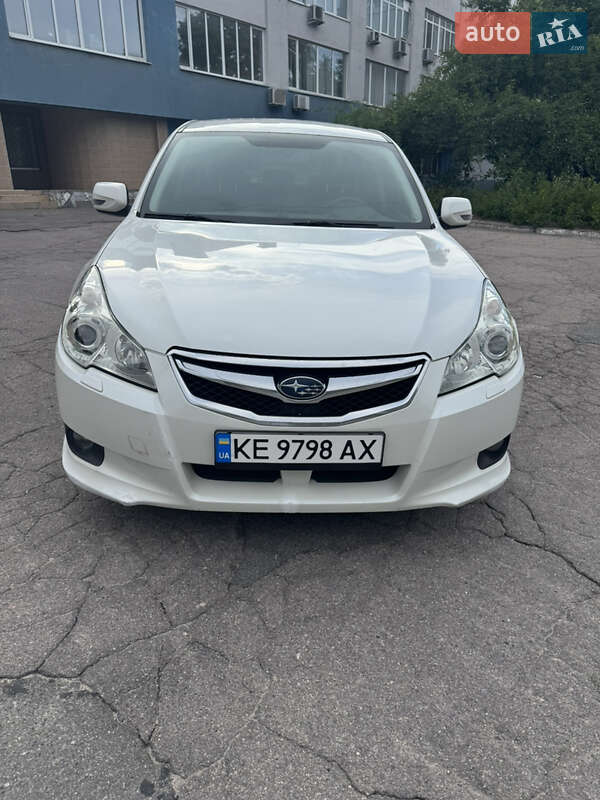 2010 subaru legacy