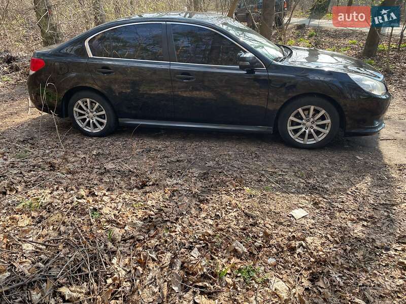 2011 subaru legacy