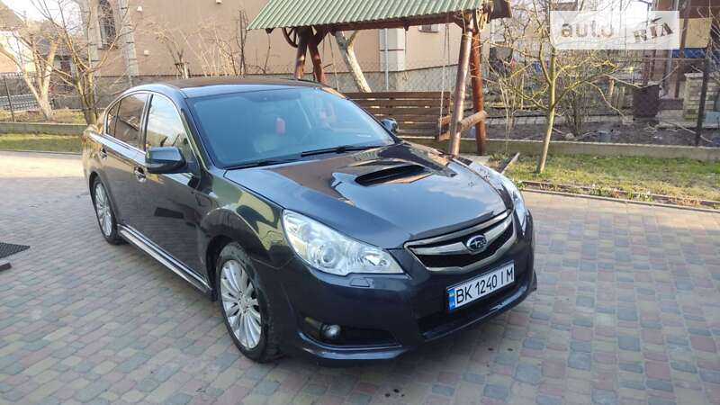 2010 subaru legacy