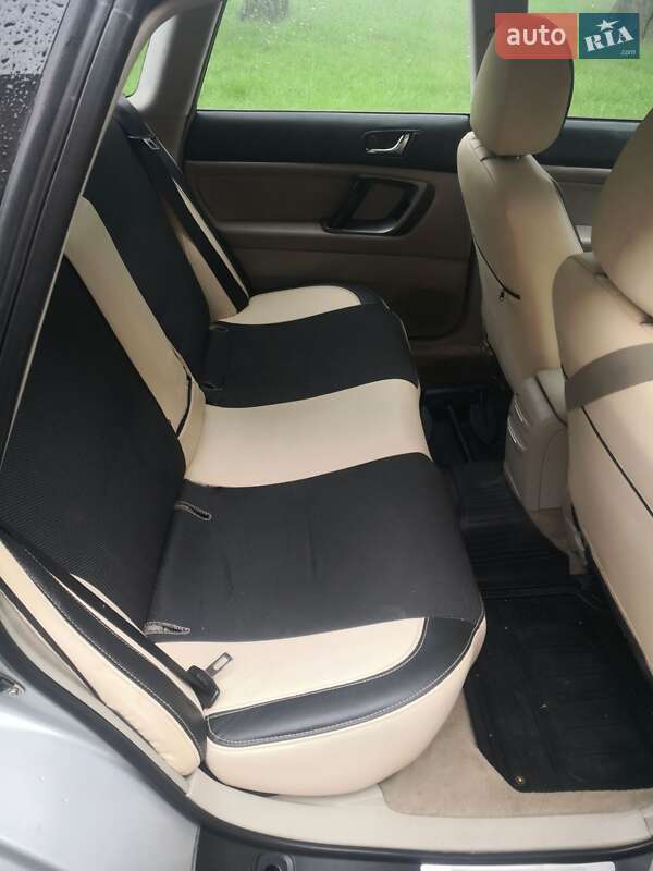 2004 subaru legacy