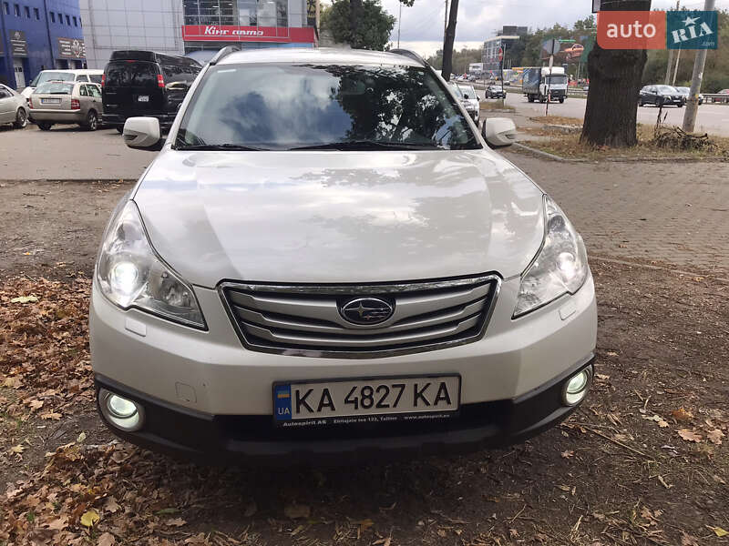 2010 subaru legacy
