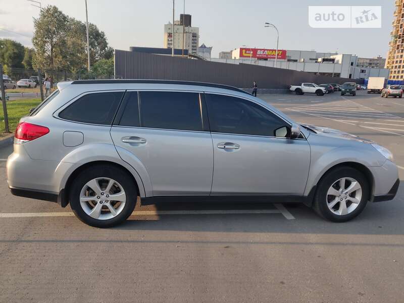 2013 subaru legacy outback