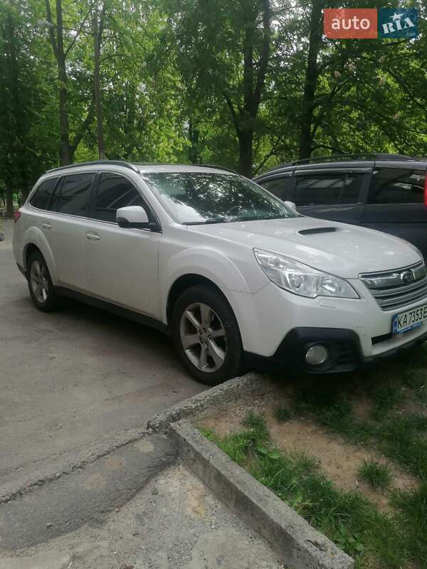 2014 subaru legacy outback