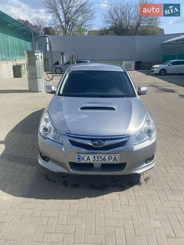 2010 subaru legacy