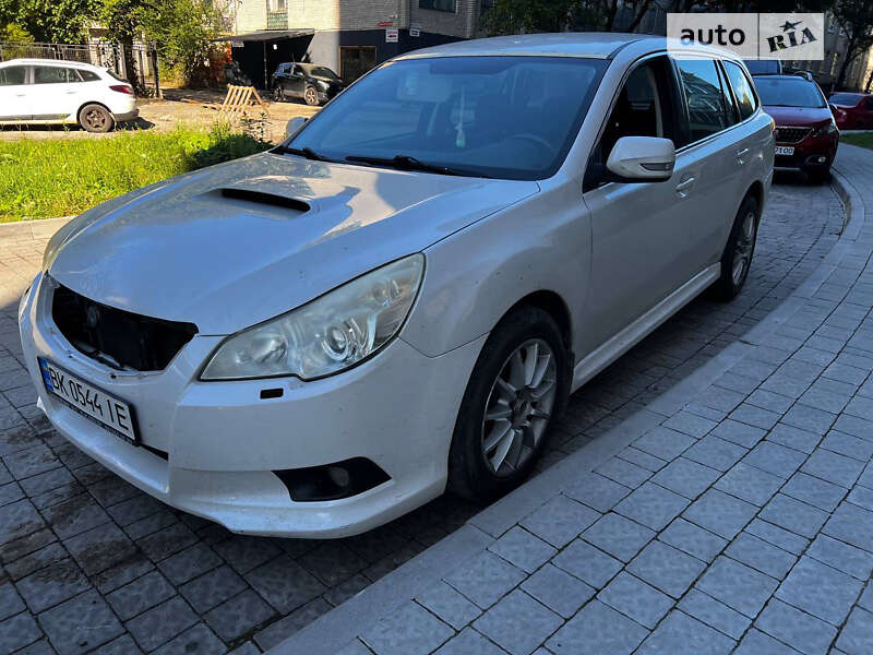 2010 subaru legacy