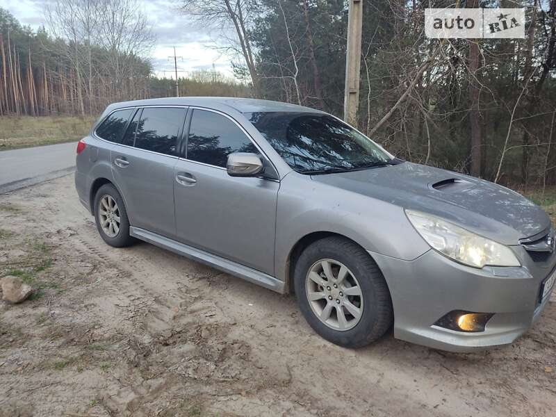 2010 subaru legacy
