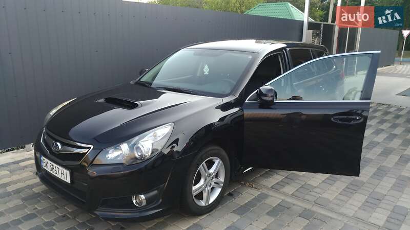 2010 subaru legacy