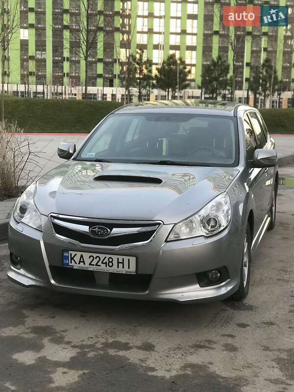 2010 subaru legacy