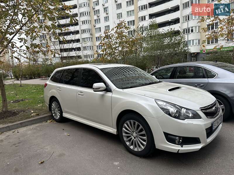 2010 subaru legacy
