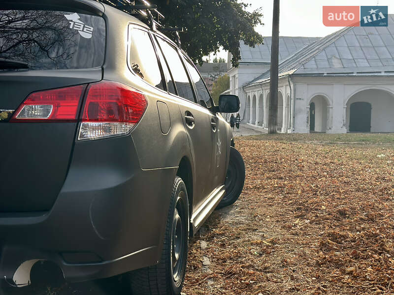2011 subaru legacy
