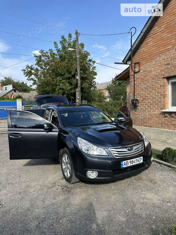2010 subaru legacy