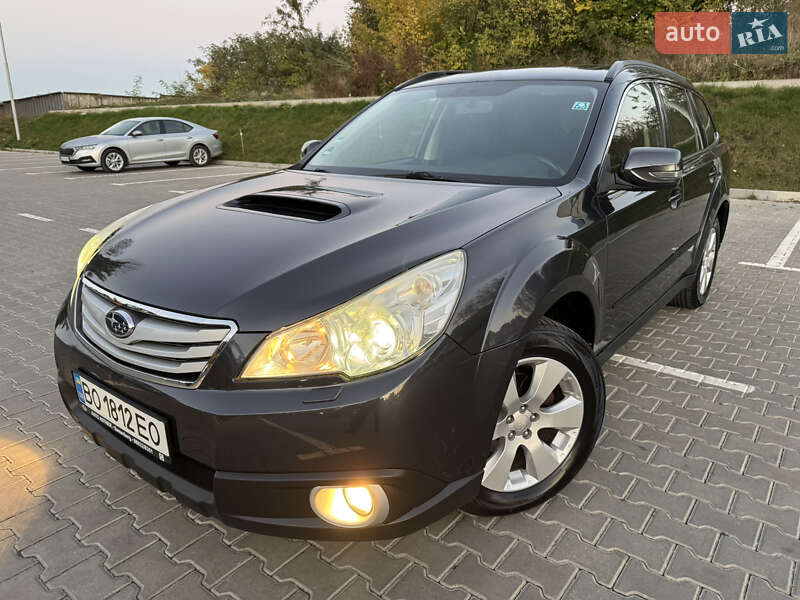 2010 subaru legacy