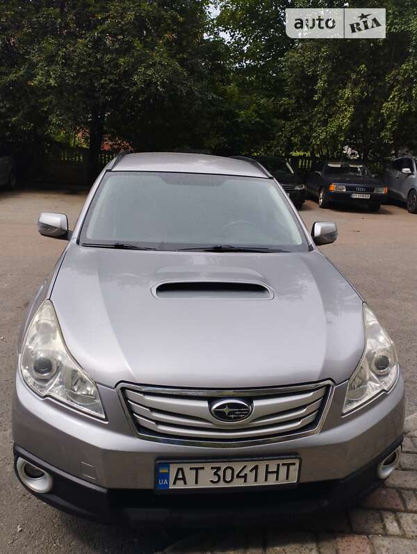 2010 subaru legacy