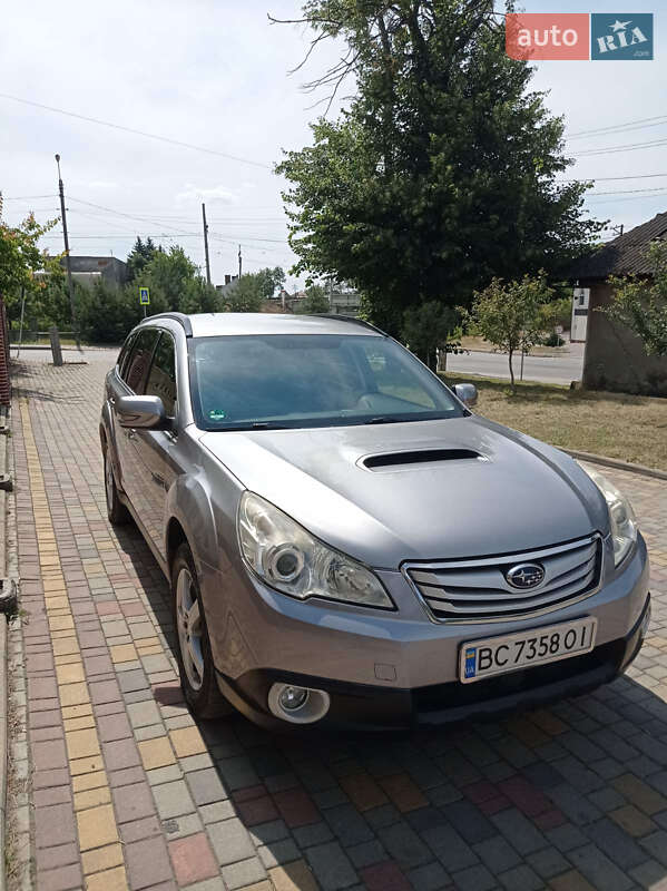 2011 subaru legacy