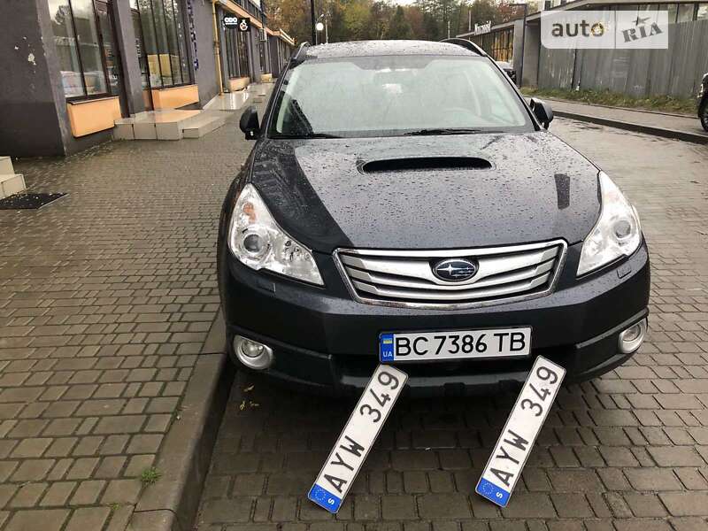 2011 subaru legacy