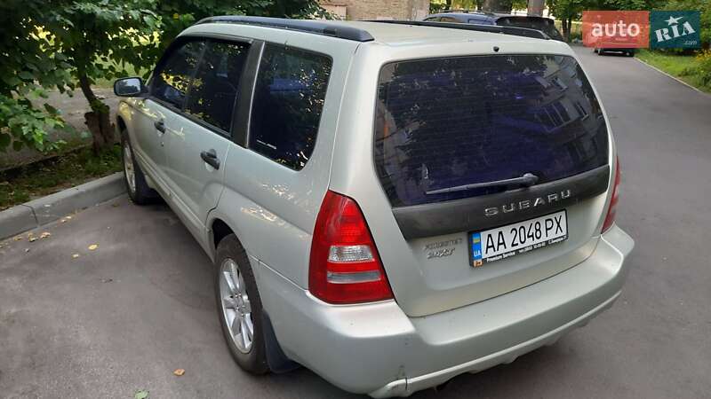 2005 subaru forester