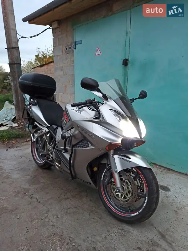 2004 honda rc 46