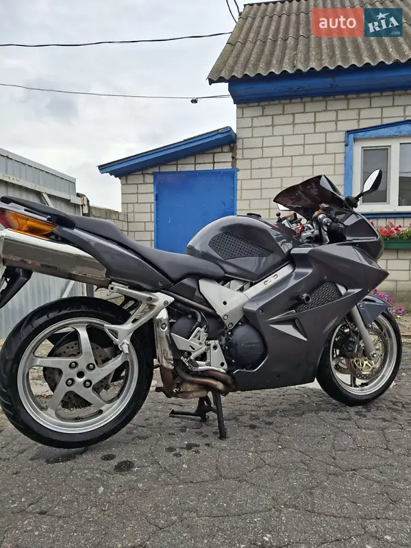2002 honda rc 46