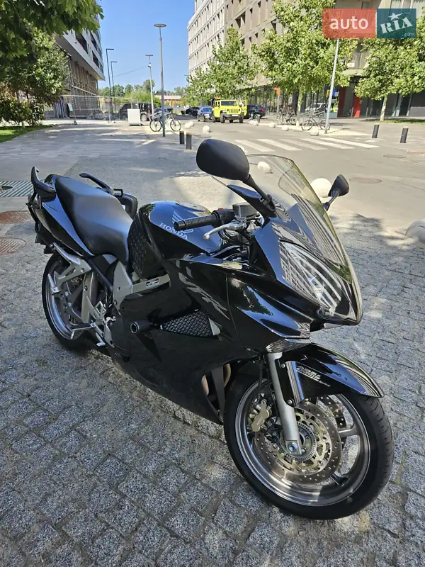 2006 honda vfr 800