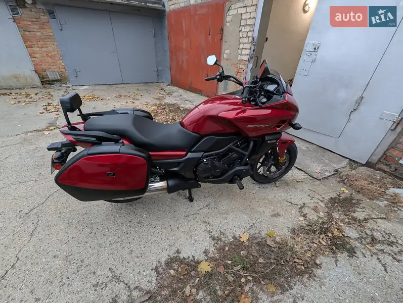 2014 honda ctx 700n