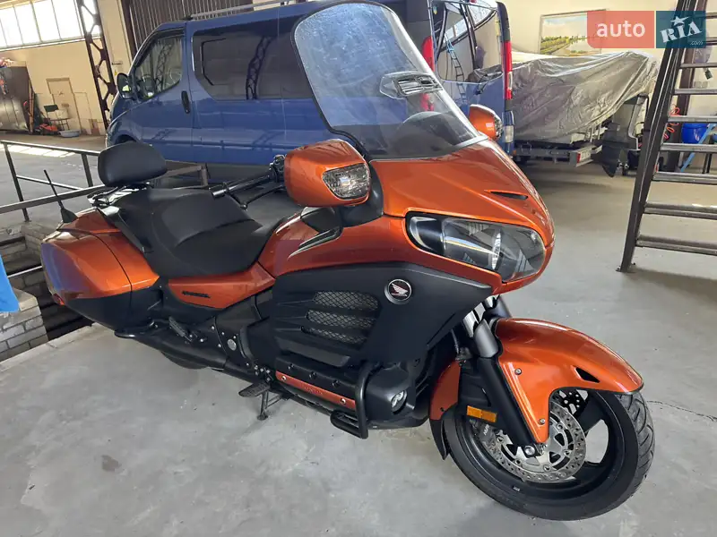 2013 honda gl1800