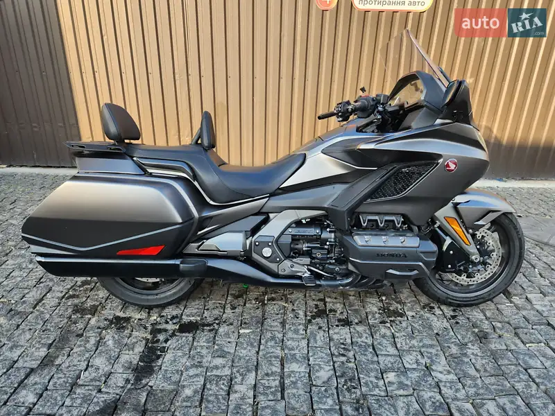 2018 honda gl1800