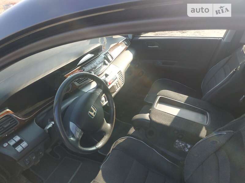 2006 honda fr-v