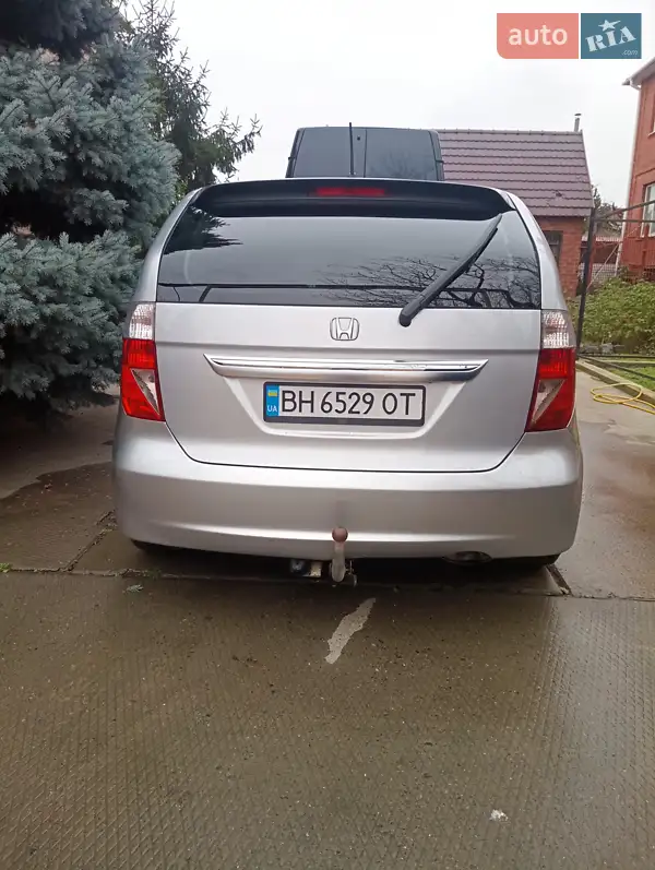 2006 honda fr-v