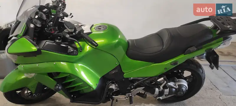 2011 kawasaki gtr 1400