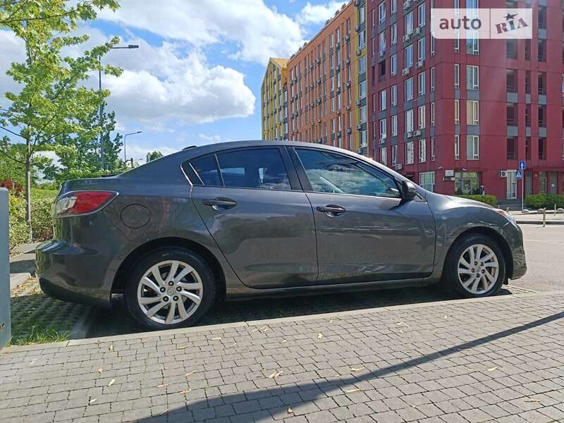 2012 mazda 3