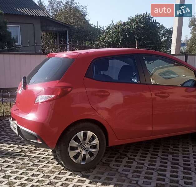 2011 mazda 2