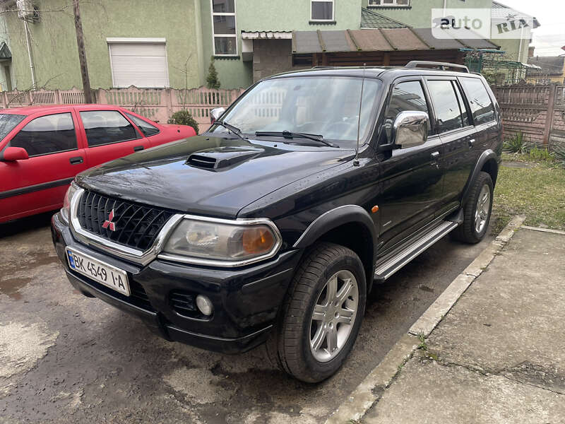 2003 mitsubishi pajero sport
