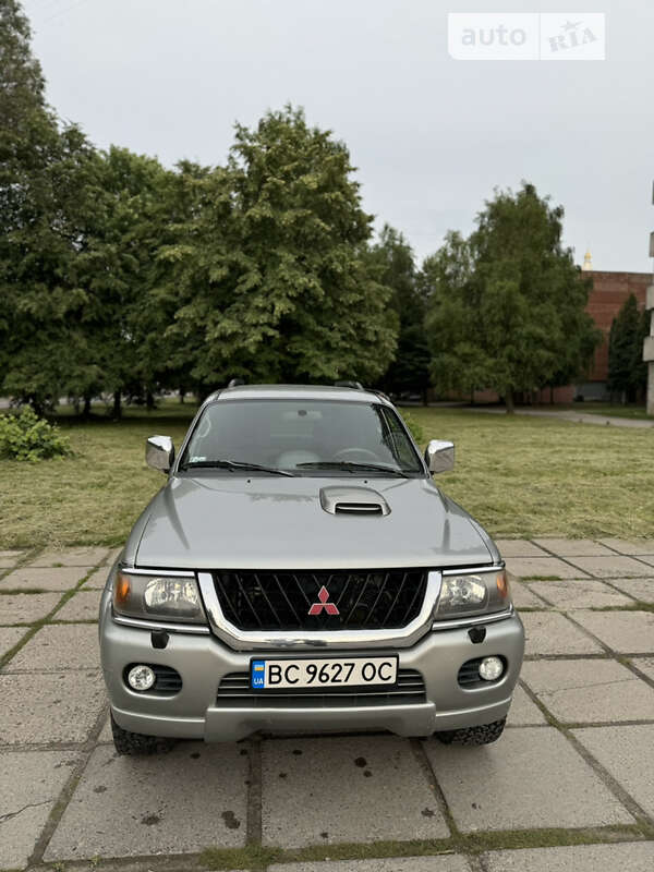 2001 mitsubishi pajero