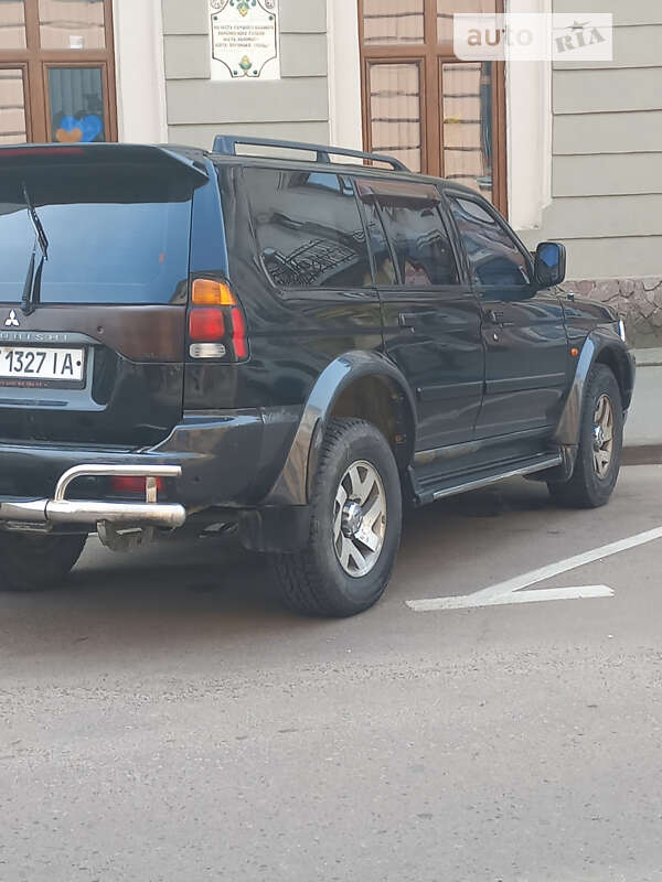 2004 mitsubishi pajero