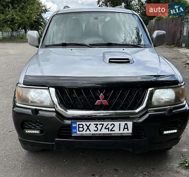 2004 mitsubishi pajero
