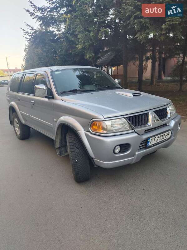 2004 mitsubishi pajero sport