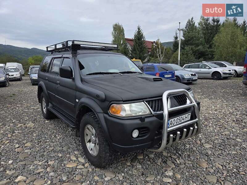 2005 mitsubishi pajero